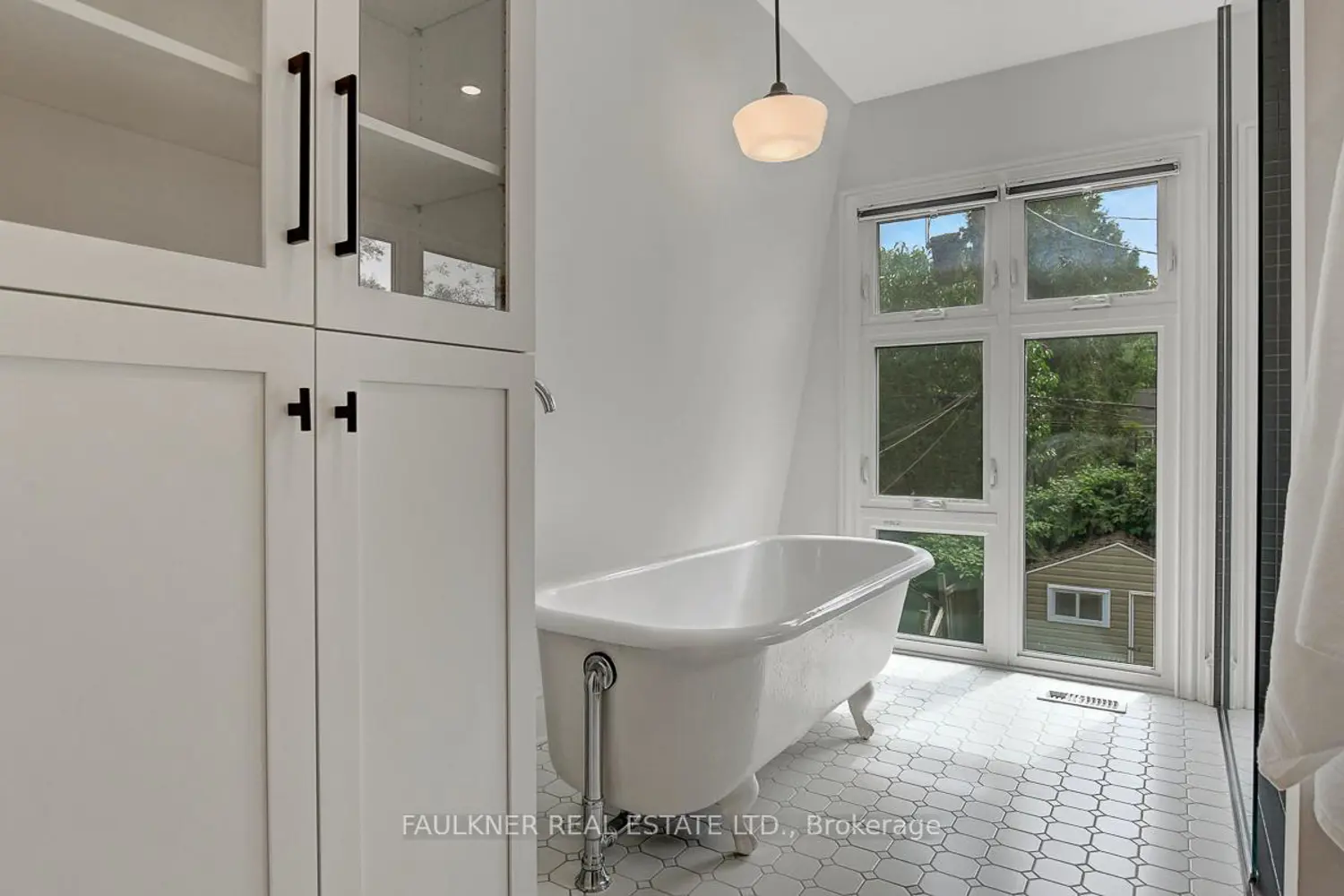 Additional image 17 of 536 Lower Byron Avenue