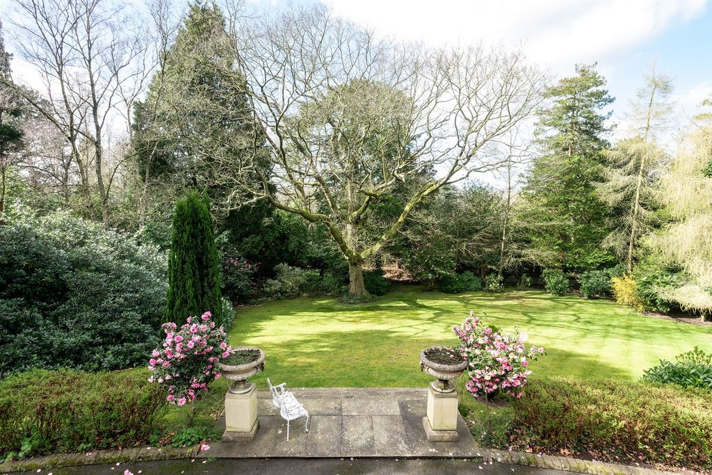 Additional image 2 of 3 bed flat for saleOakwood House, Beechfield Road, Alderley Edge SK9