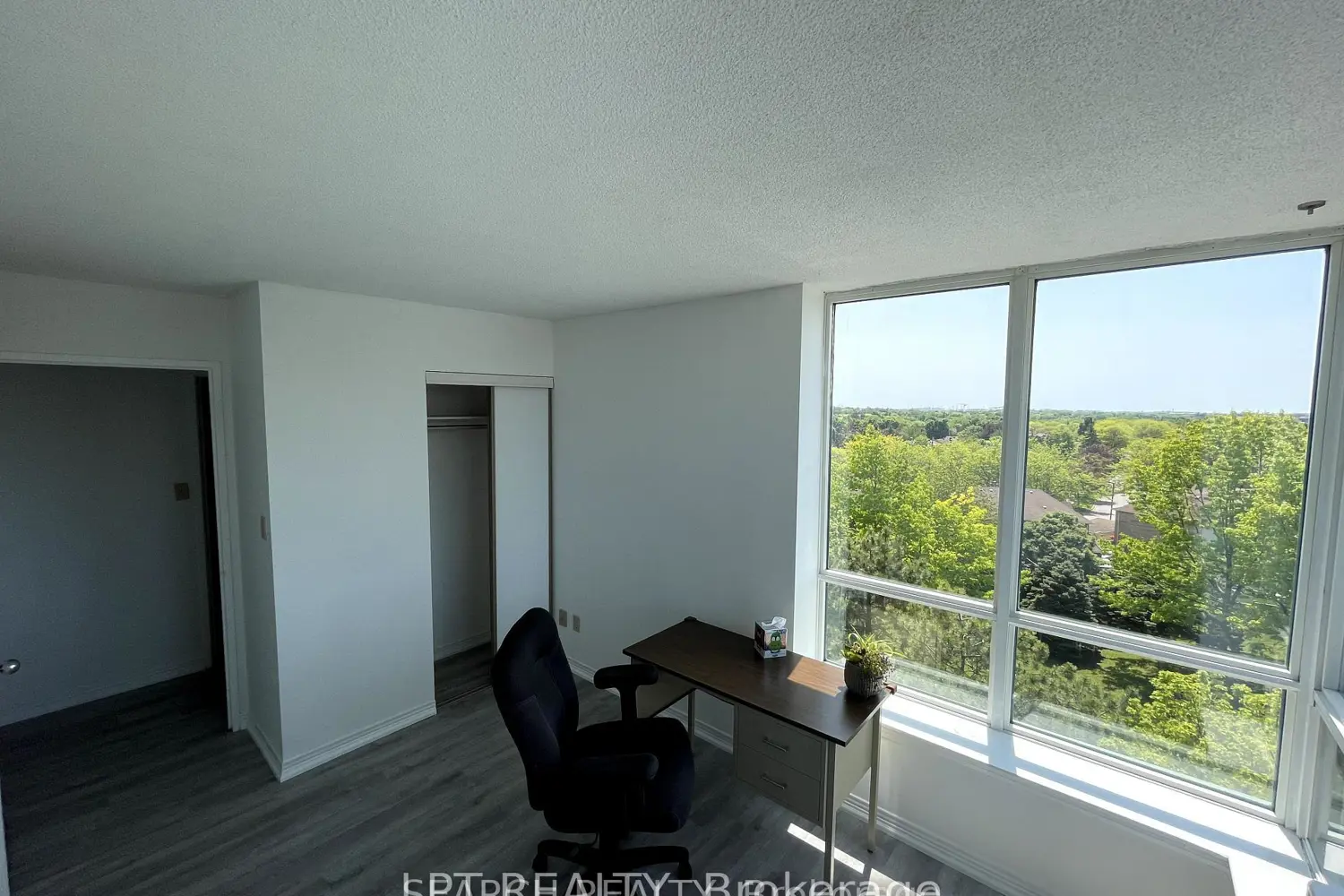 Additional image 20 of 711 Rossland Road 505