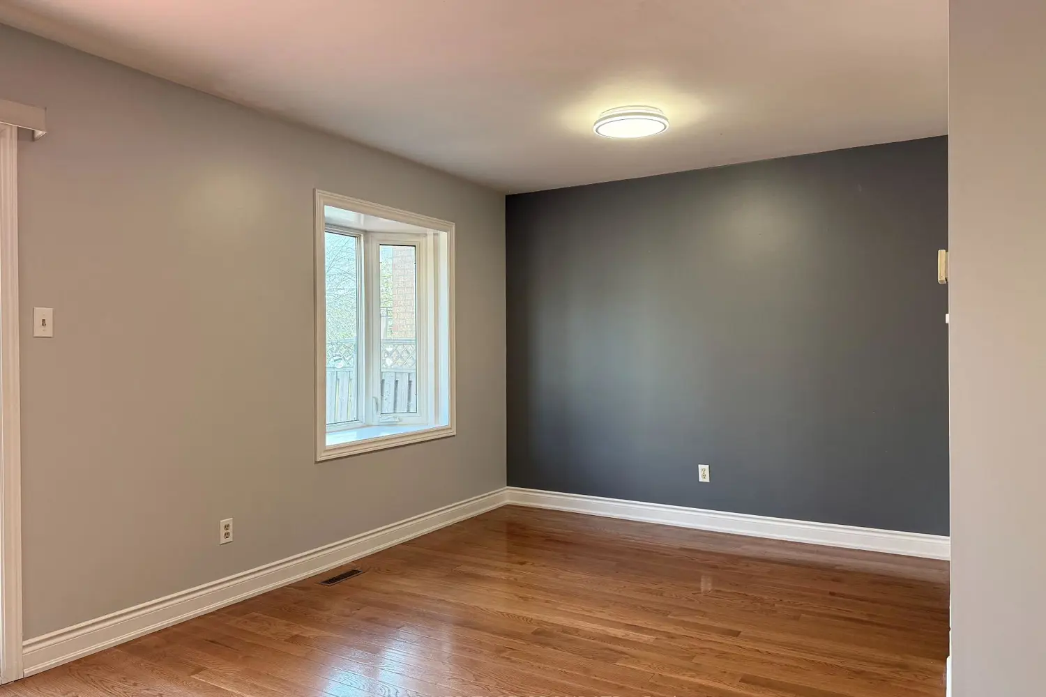 Additional image 11 of 9 Corona Gate