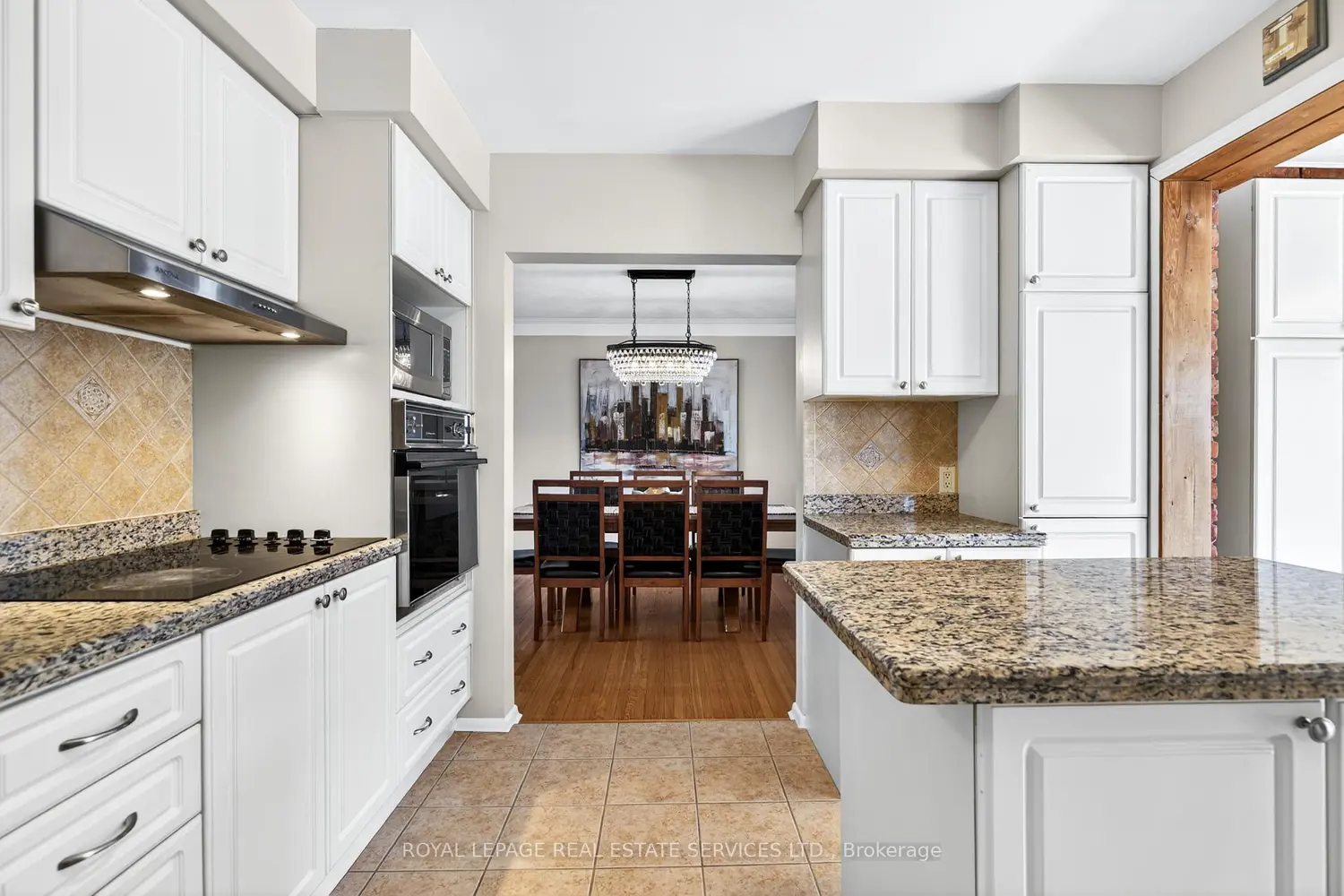 15 Belair Drive photo 5