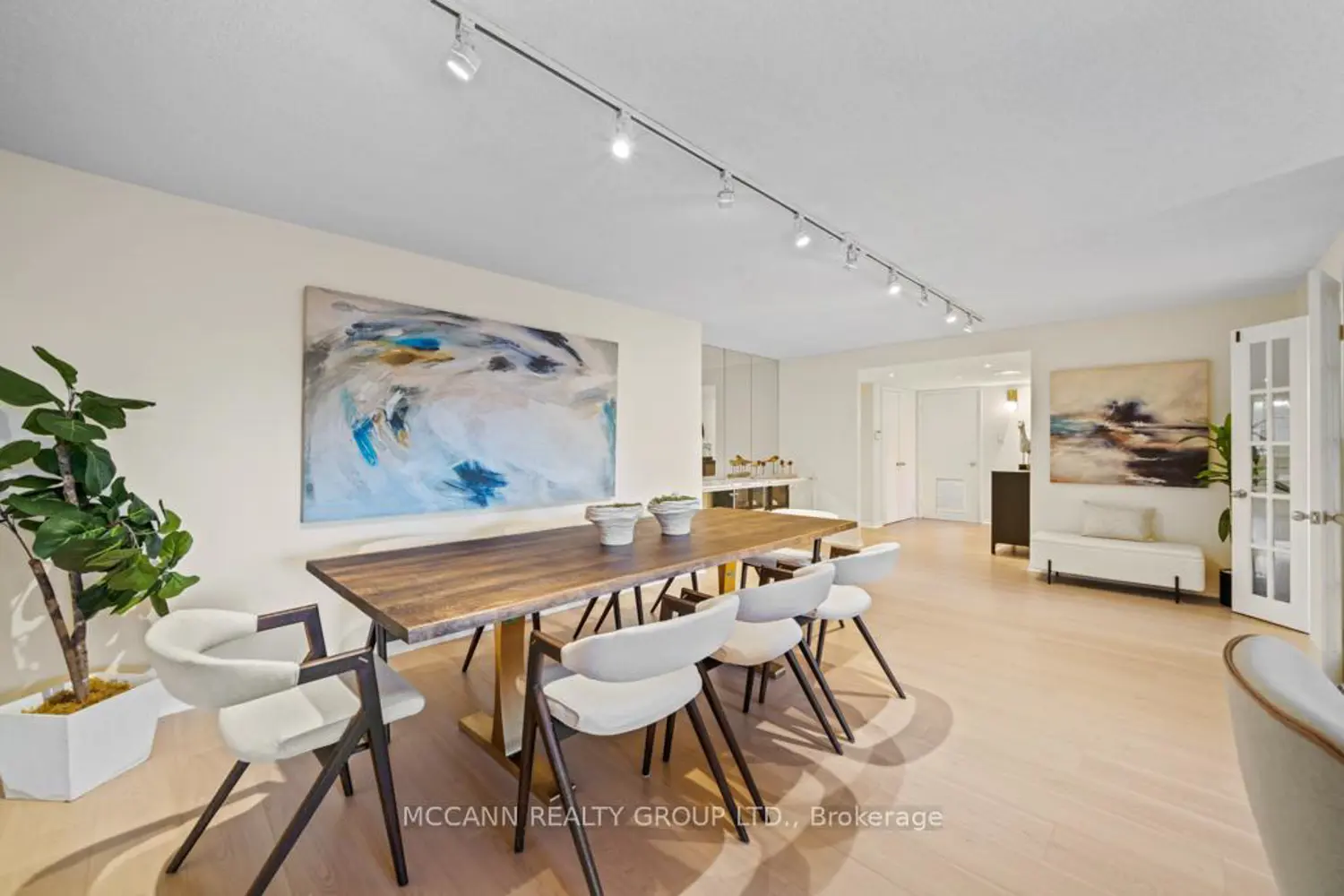 Additional image 3 of 360 Bloor Street 301