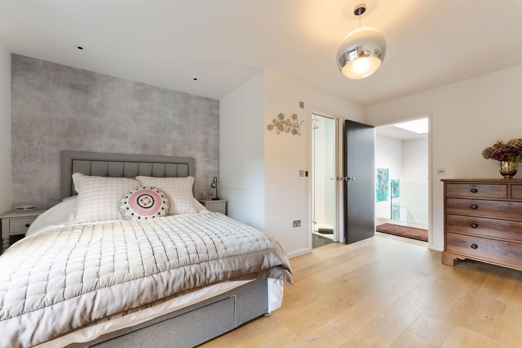 Additional image 27 of 6 bed detached house for saleWatersmeet Road, Salisbury SP2