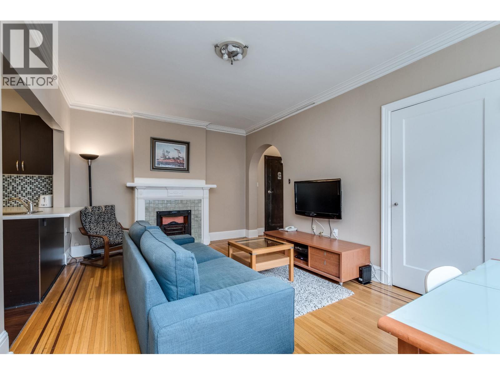 12 935 JERVIS STREET