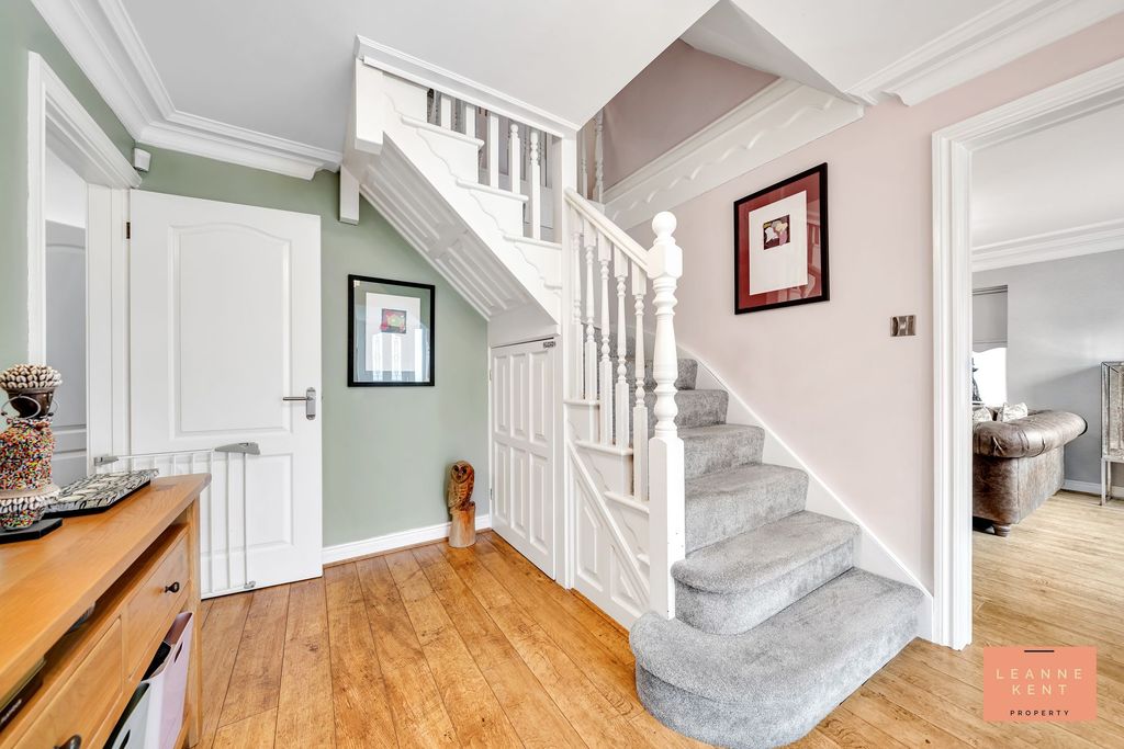 Additional image 7 of 5 bed detached house for saleRhyd Y Gwern Close, Rudry, Caerphilly CF83