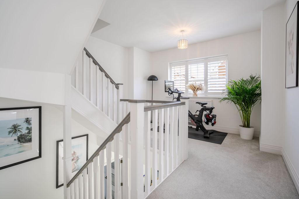 Additional image 5 of 5 bed detached house for saleMartin Avenue, Sunninghill SL5