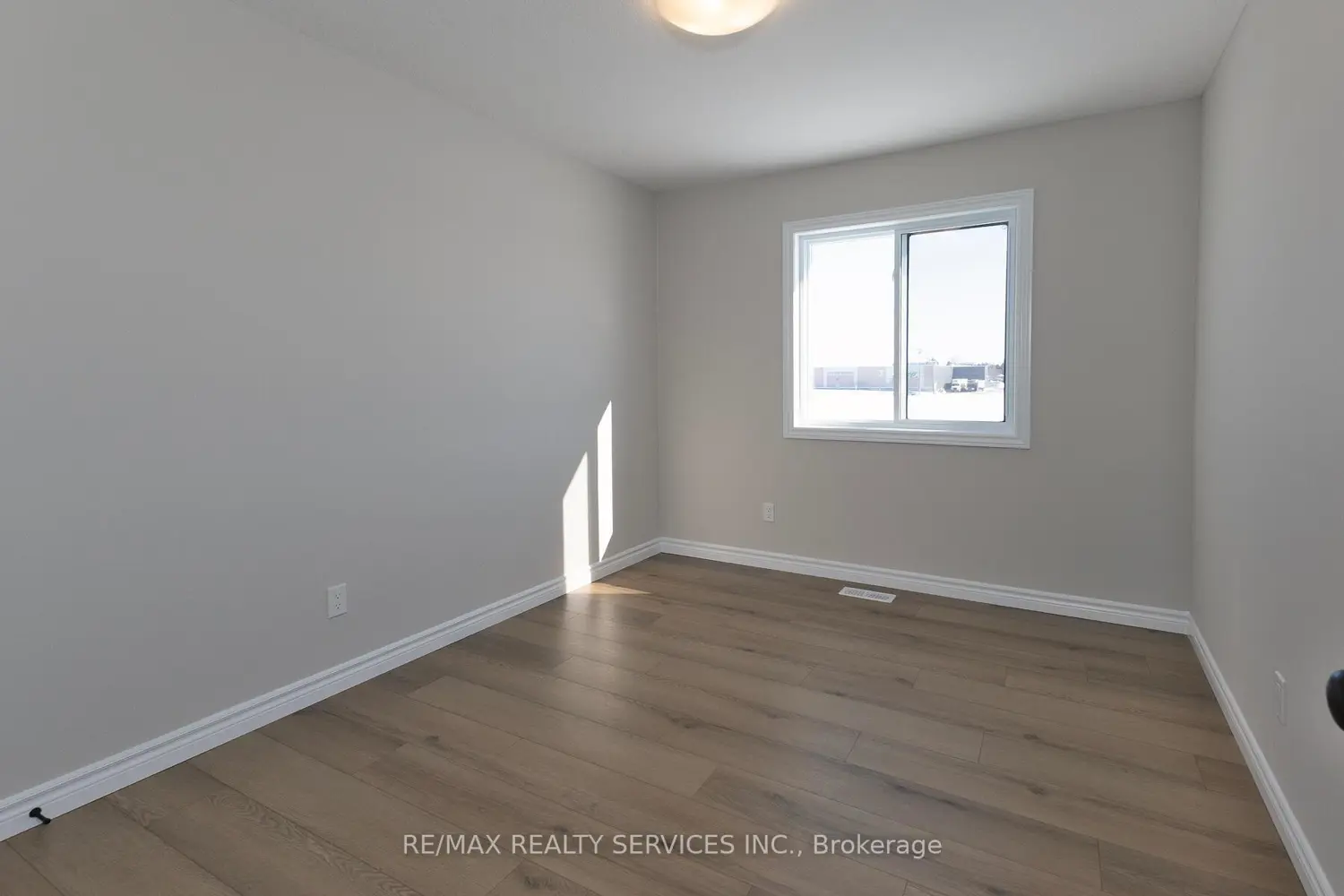 Additional image 11 of 25 Becker Street