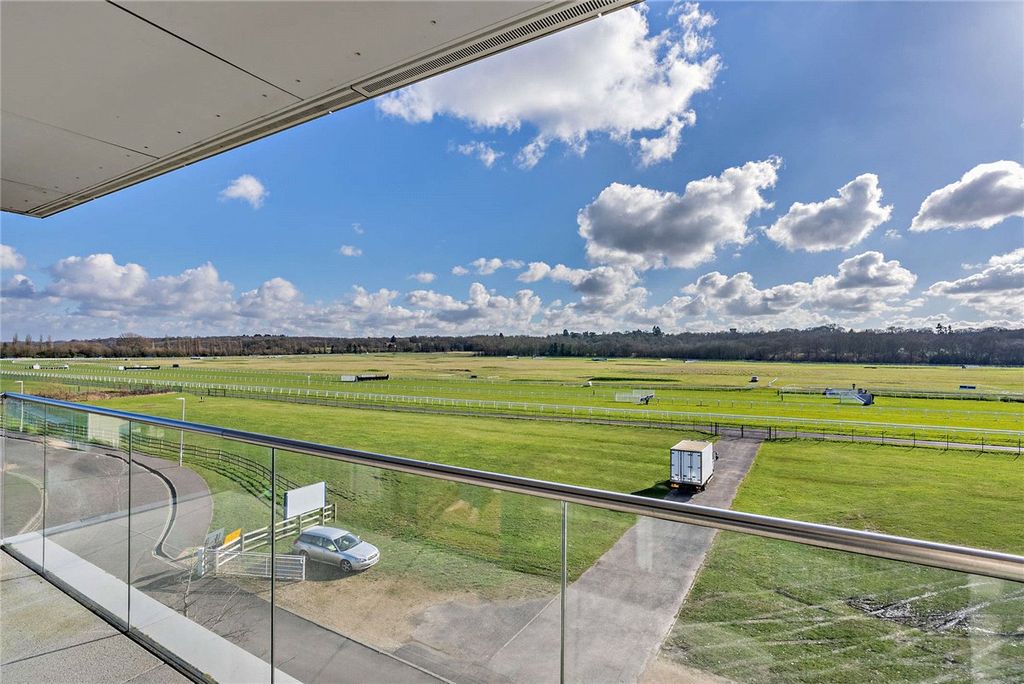 Additional image 7 of 2 bed flat for saleKingman Way, Newbury RG14