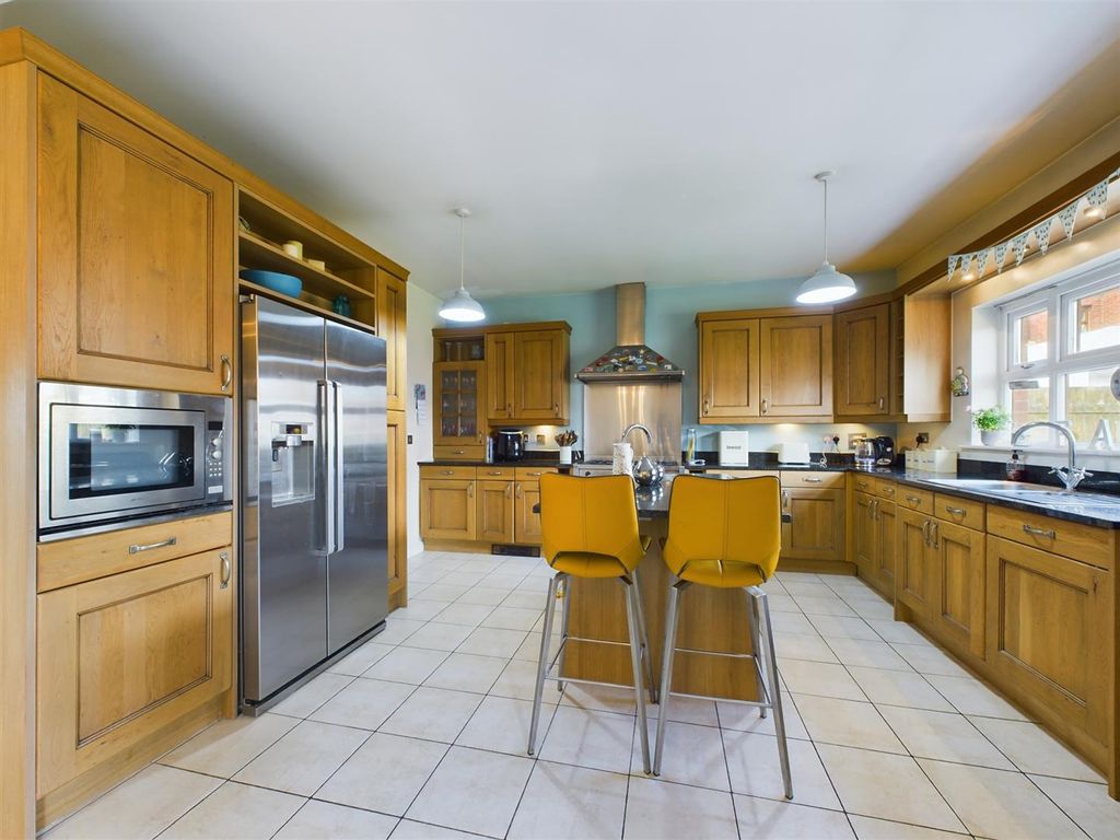 Additional image 4 of 5 bed detached house for saleSanderling Way, Porthcawl CF36