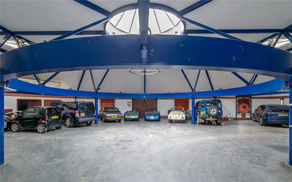 Additional image 29 of 7 bed equestrian for saleThe Whole | Hillfields Farm, Lower Basildon, Reading, Berkshire RG8
