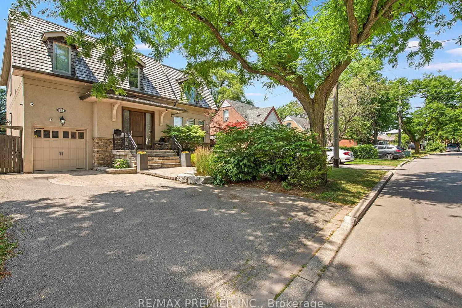 Additional image 3 of 35 Yorkdale Crescent