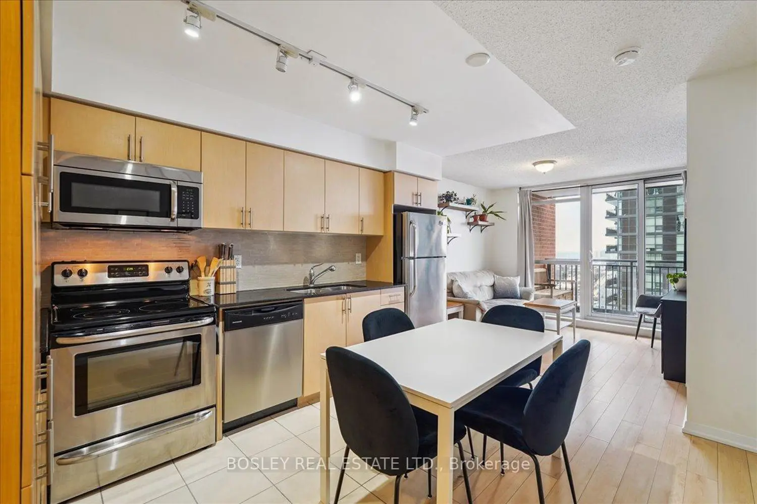 Additional image 3 of 800 Lawrence Avenue 1419