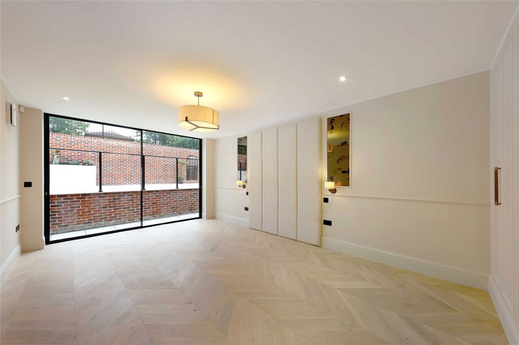 Additional image 6 of 2 bed flat for saleLedborough Lane, Beaconsfield, Buckinghamshire HP9