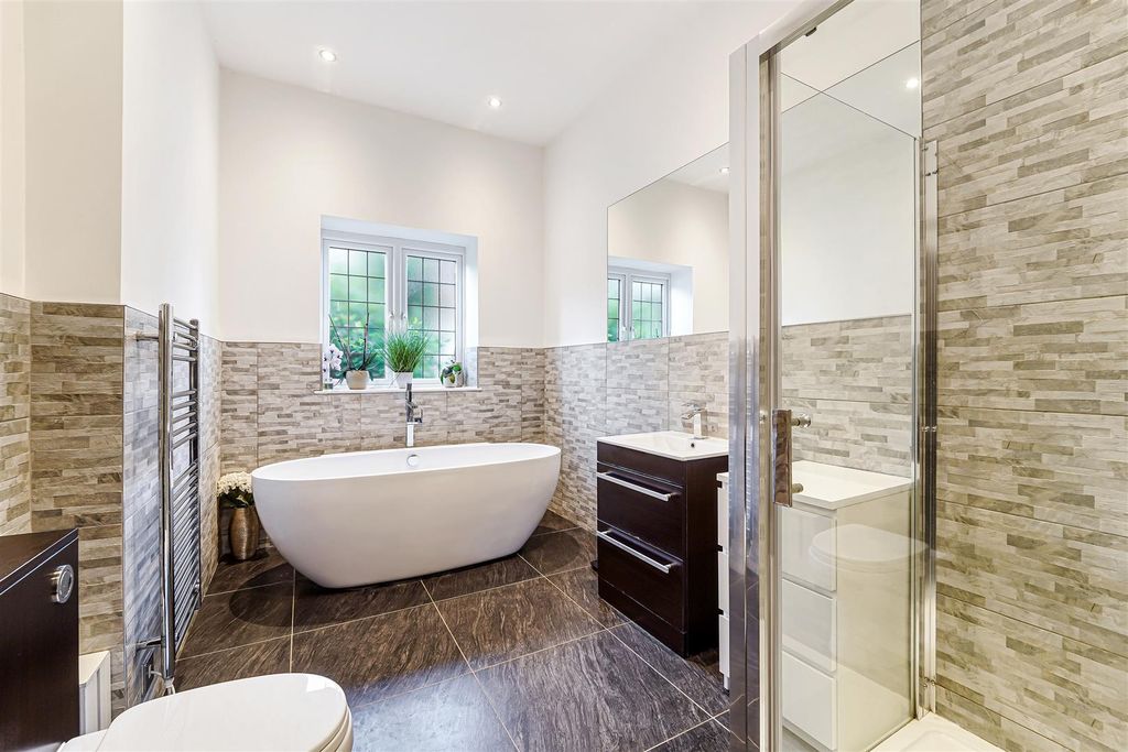 Additional image 4 of 3 bed flat for saleWoodland Way, Kingswood KT20