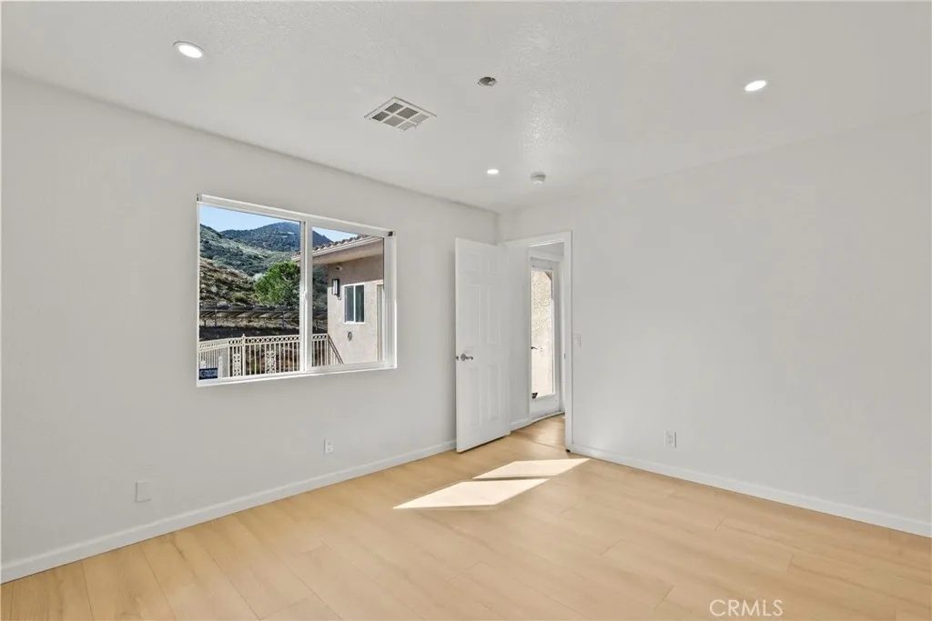 Additional image 38 of 1138 Lakeview Dr, Palmdale, CA 93551