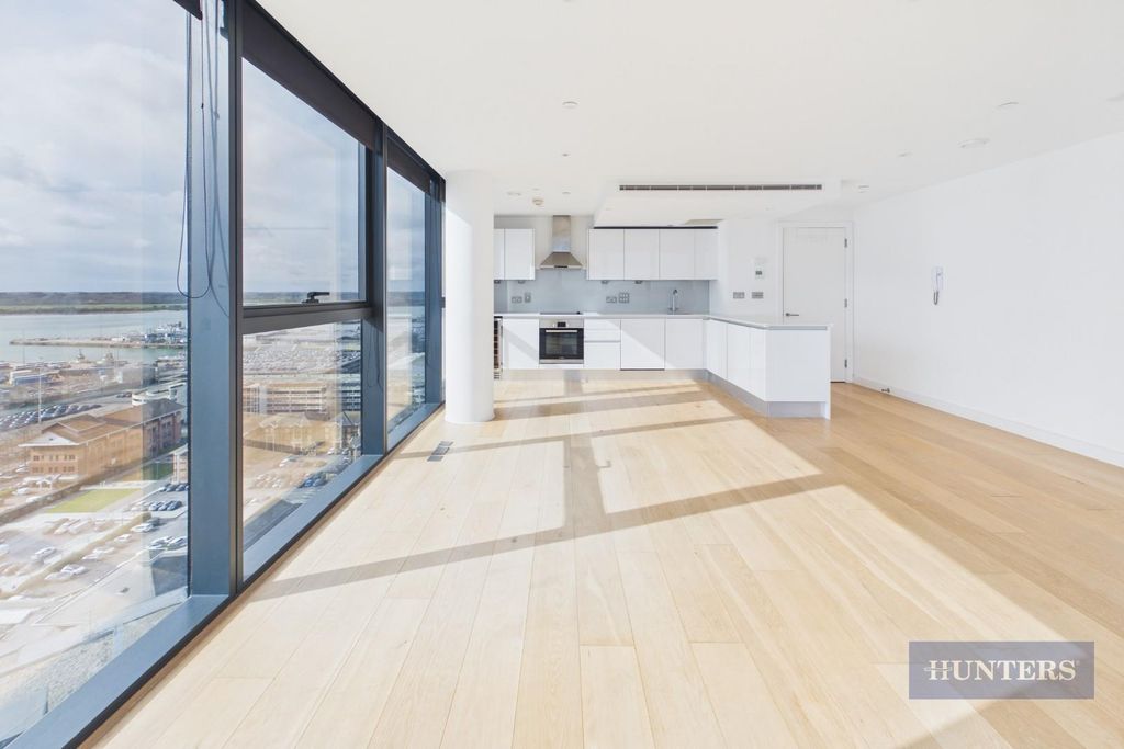 Additional image 8 of 3 bed flat for saleThe Moresby Tower, Ocean Village SO14