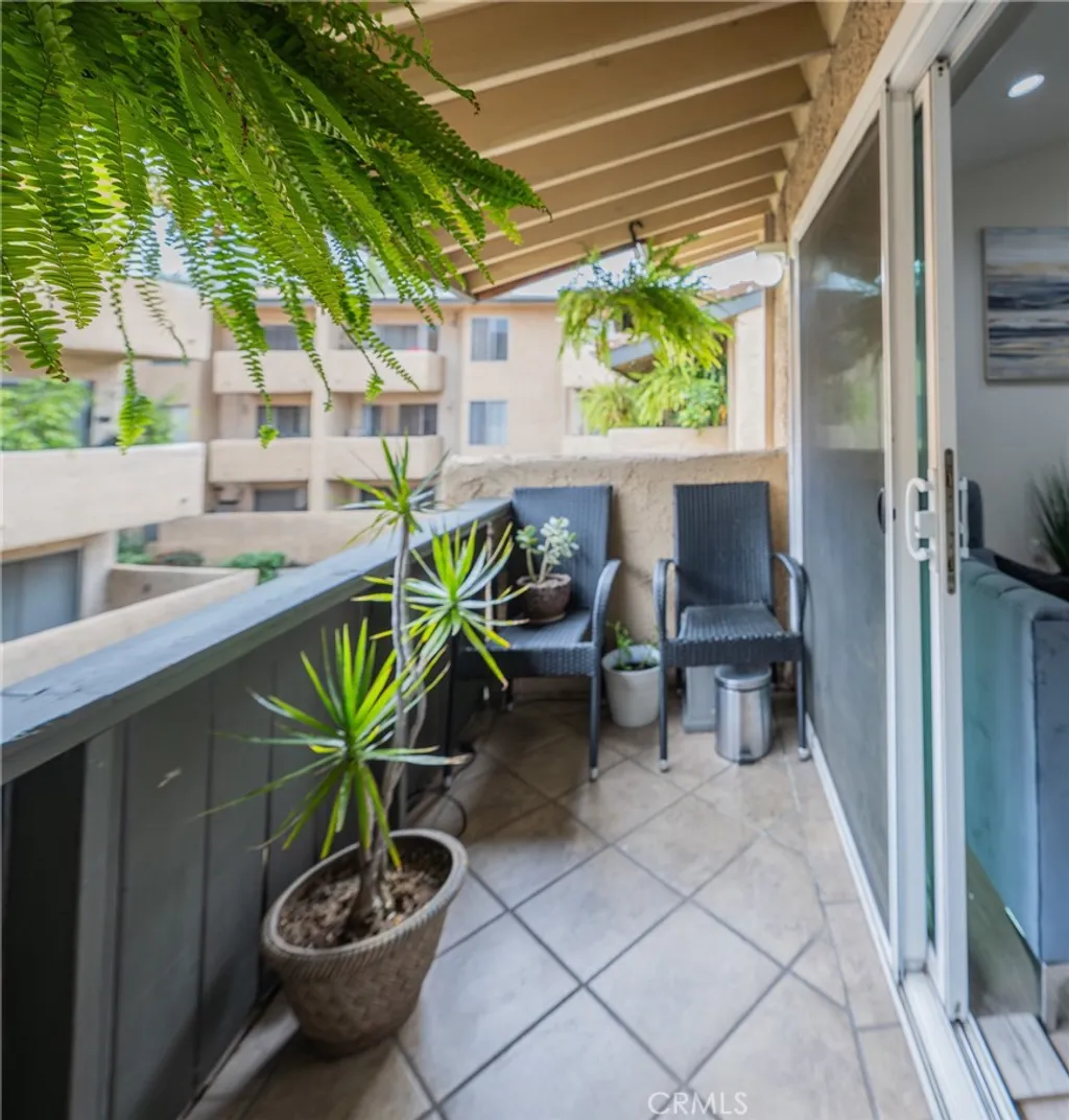 Additional image 7 of 15425 Sherman Way Unit 241, Van Nuys, CA 91406