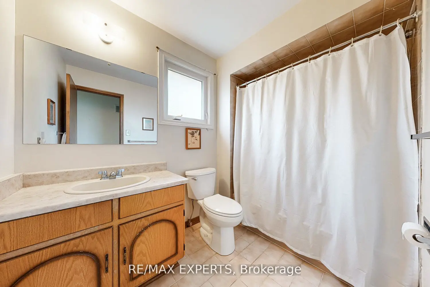 Additional image 16 of 47 Velvet Crescent