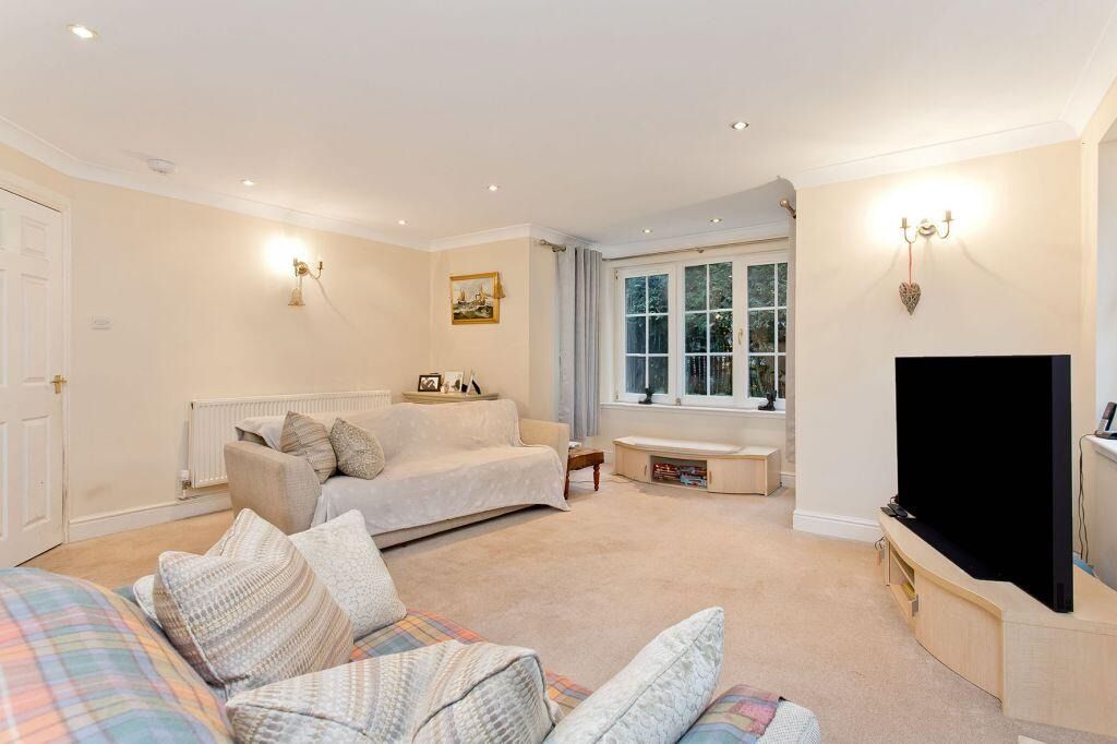 6 bed detached house for saleBraeburn, 69 Dirleton Avenue, North Berwick EH39 photo 3