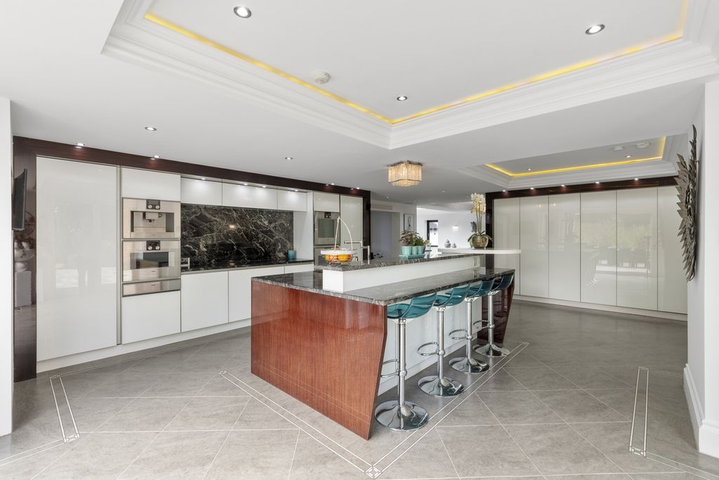 Additional image 25 of 6 bed detached house for saleWawensmere Road, Henley-In-Arden B95