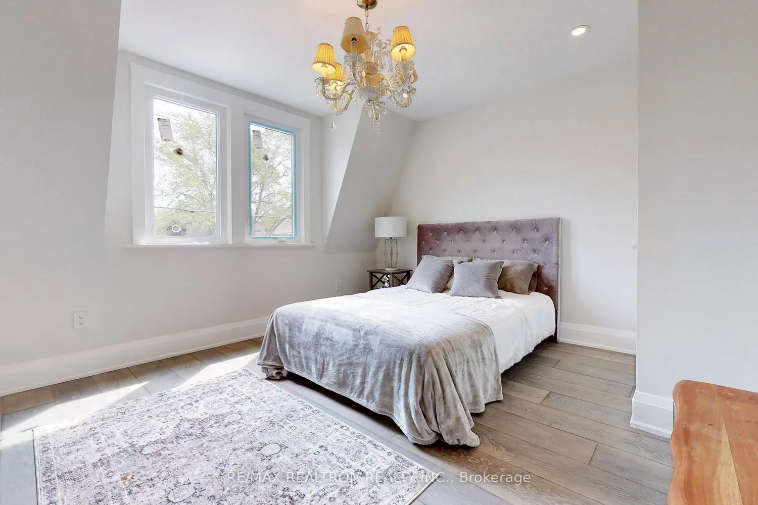 Additional image 4 of 21 Seventeenth Street, Toronto