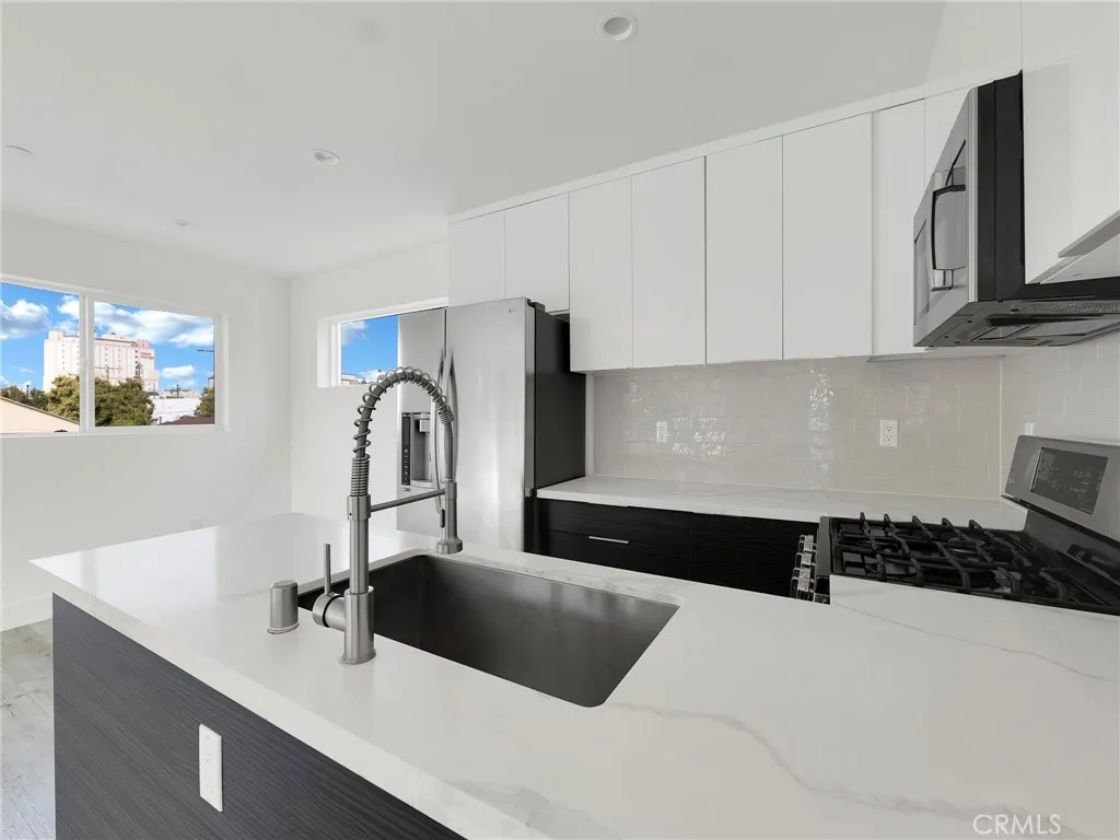 Additional image 23 of 150 S Madison Ave, Los Angeles, CA 90004