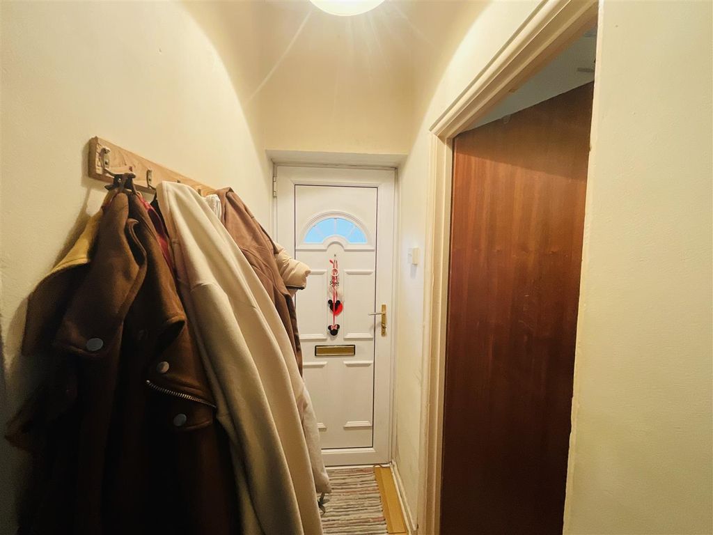 Additional image 3 of 3 bed flat for saleGilbert Road, Llanelli SA15