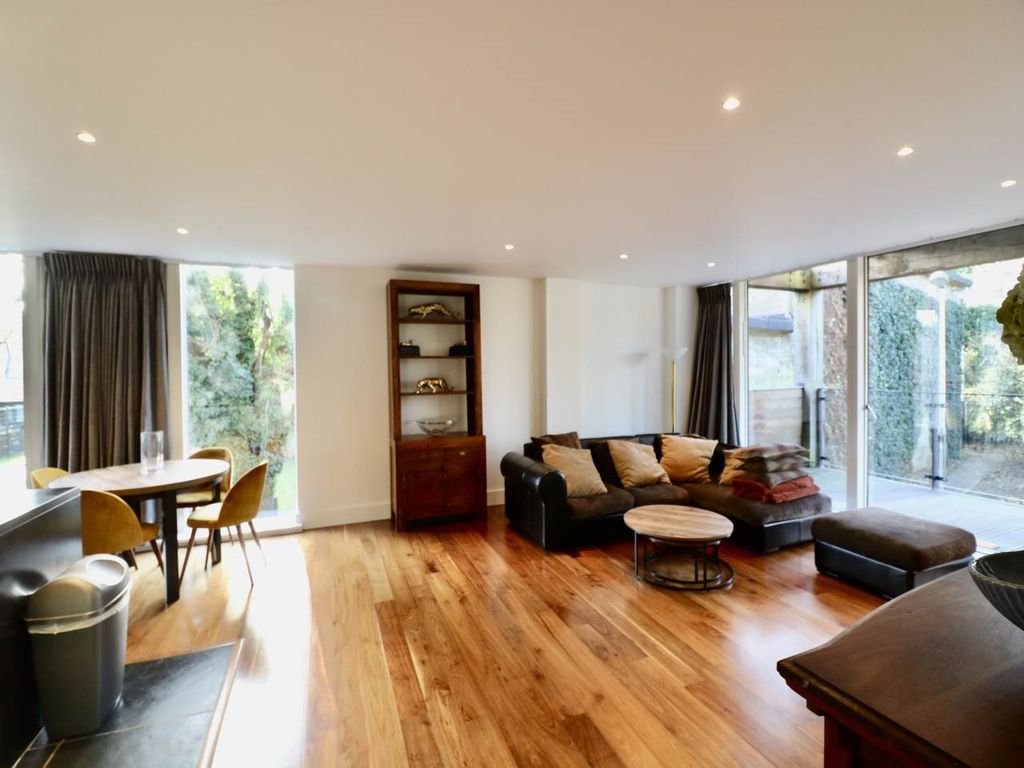 Additional image 6 of 2 bed flat for saleThe Oak Building, Kingfisher Way CB2
