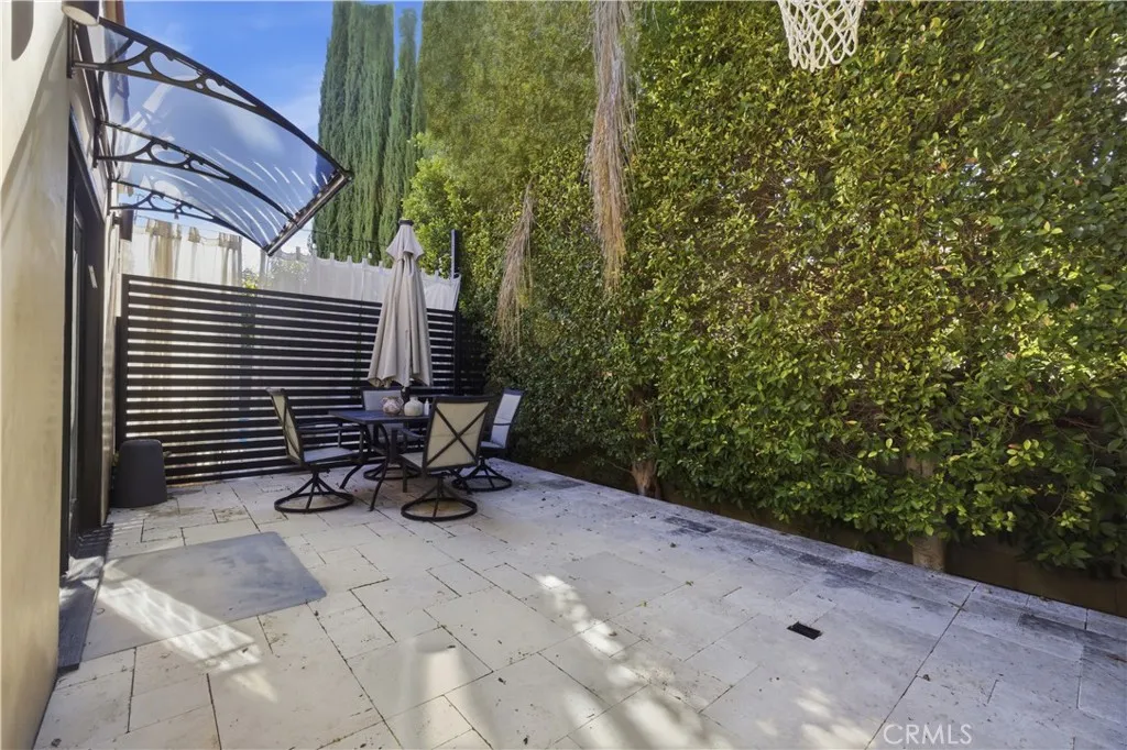 Additional image 2 of 5209 Avenida Oriente Street, Tarzana, CA 91356