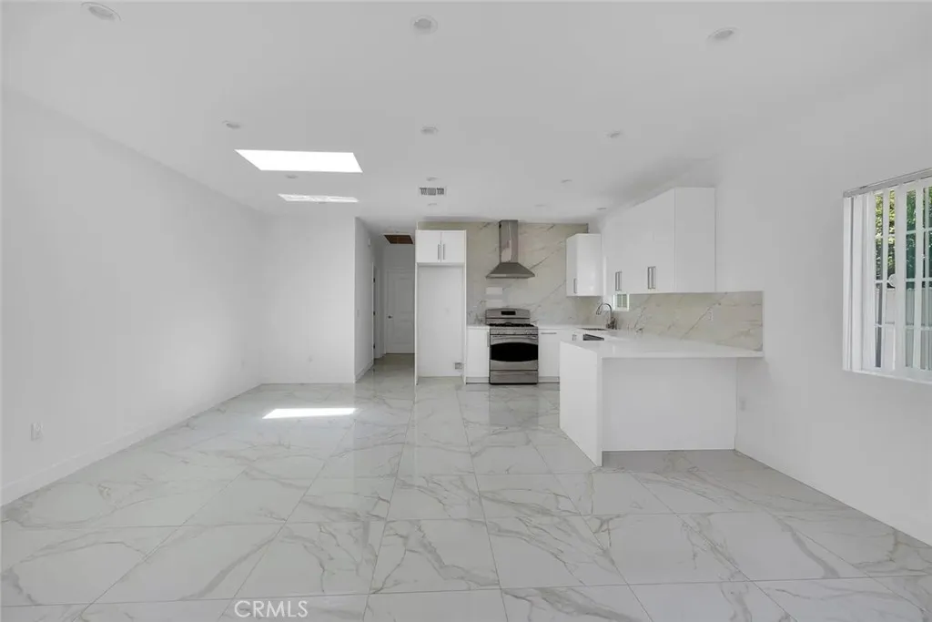 Additional image 24 of 634 E Valencia Avenue, Burbank, CA 91501