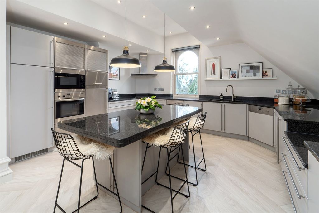 Additional image 8 of 3 bed flat for saleOakwood House, Beechfield Road, Alderley Edge SK9
