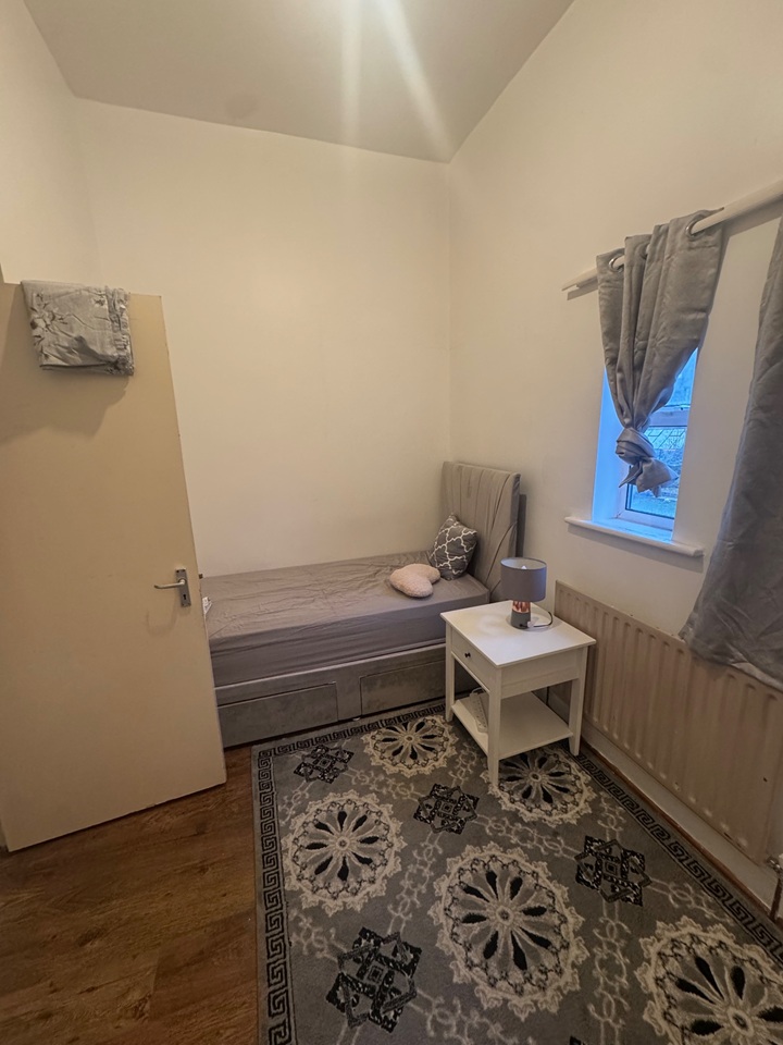 Room in a Shared Flat, Penford St, SE5, N1 7GU