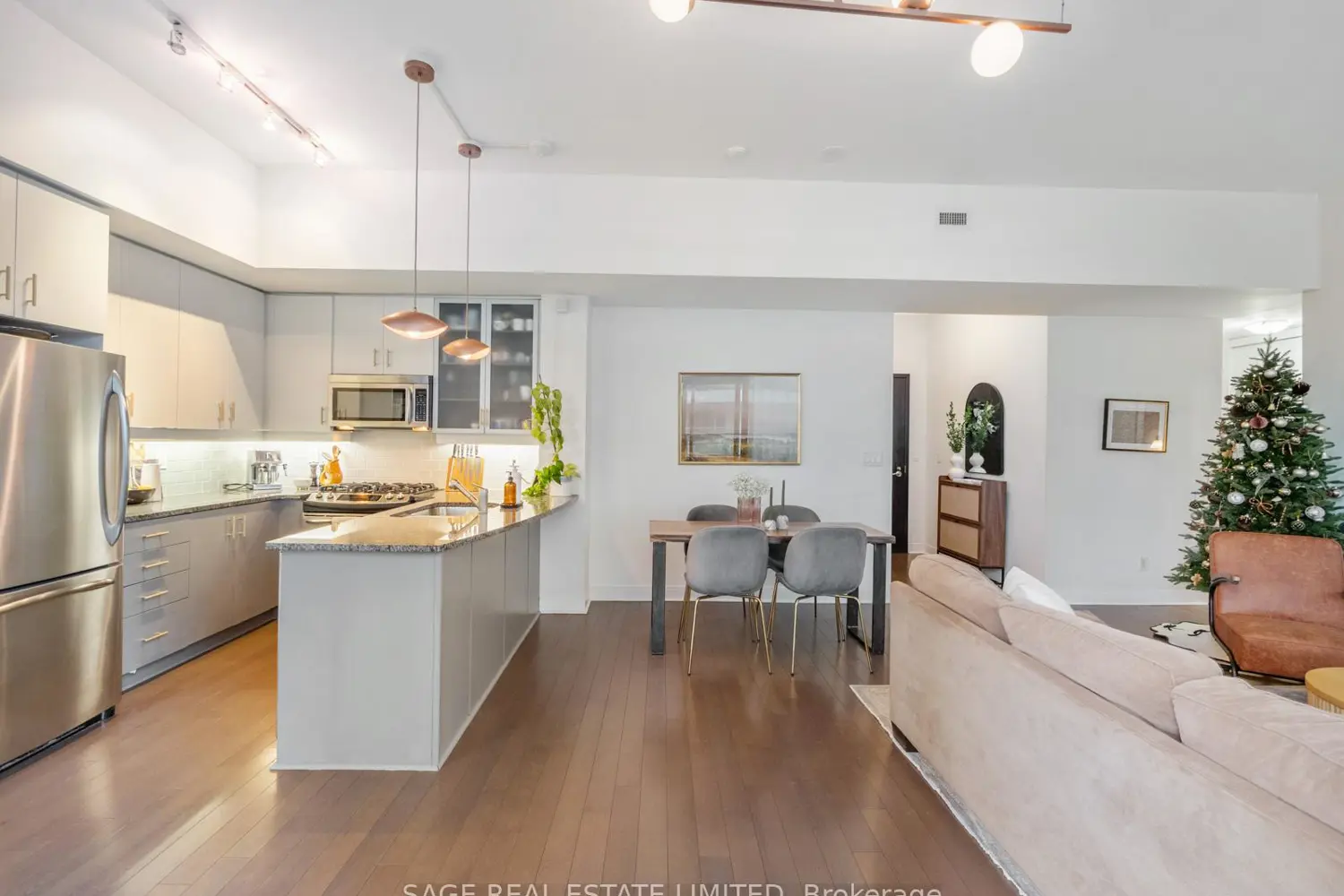 Additional image 14 of 21 Scollard Street 608