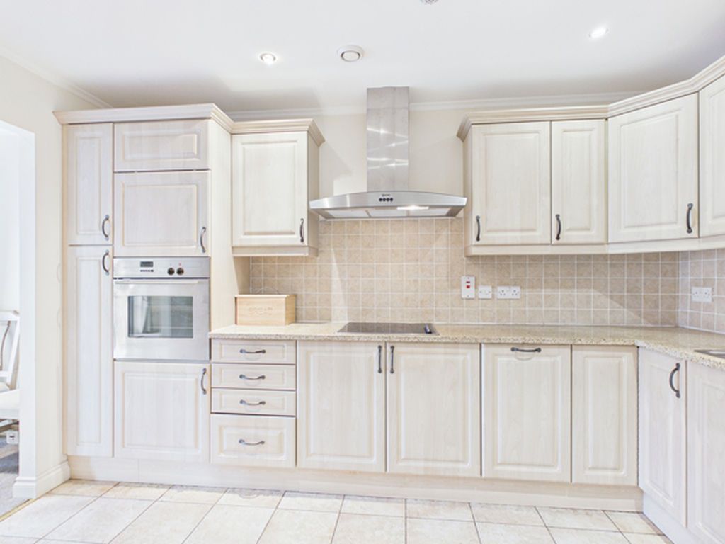 Additional image 9 of 2 bed flat for saleHafan Tywi, The Parade, Carmarthen SA31