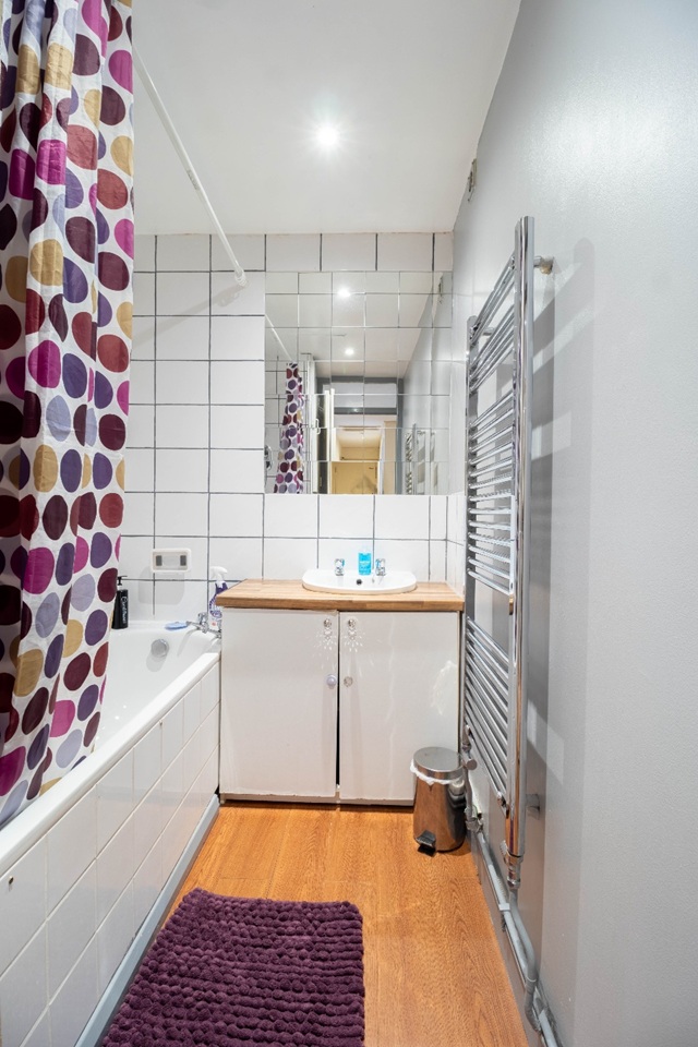 Additional image 11 of Room in a Shared Flat, Fawcett Close, SW11, SW11 2LU