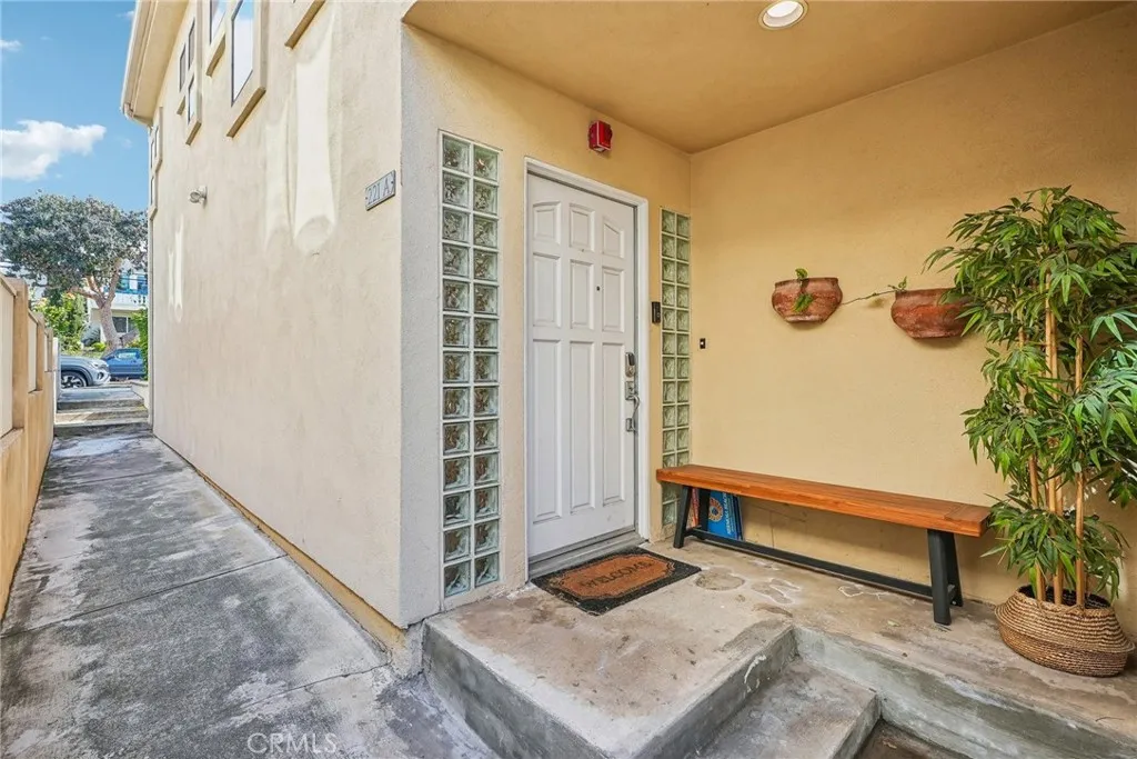 Additional image 86 of 221 S Francisca Avenue Unit A, Redondo Beach, CA 90277