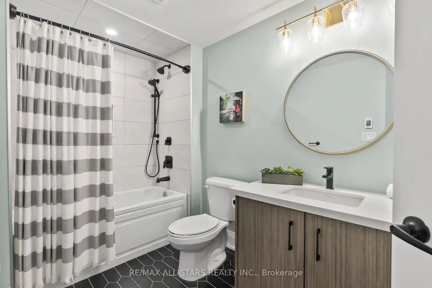 Additional image 16 of 164 Cemetery Road 103