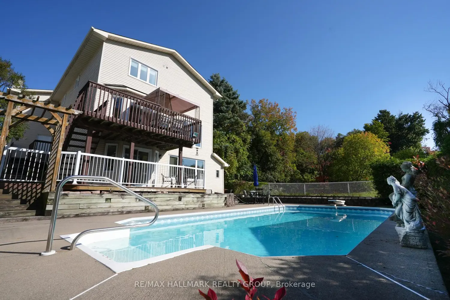 1354 Gaultois Avenue