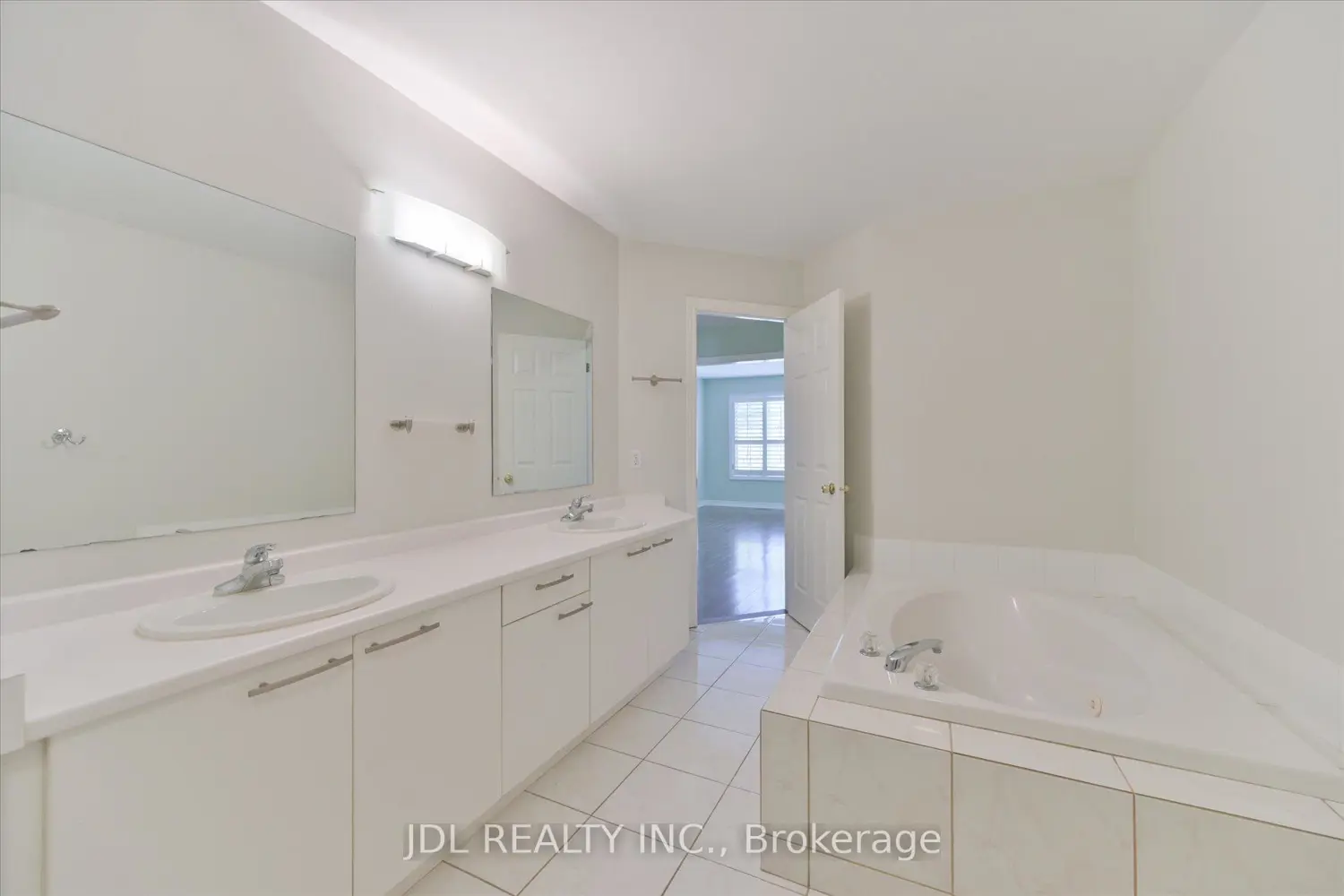 Additional image 12 of 3036 Bayview Avenue I