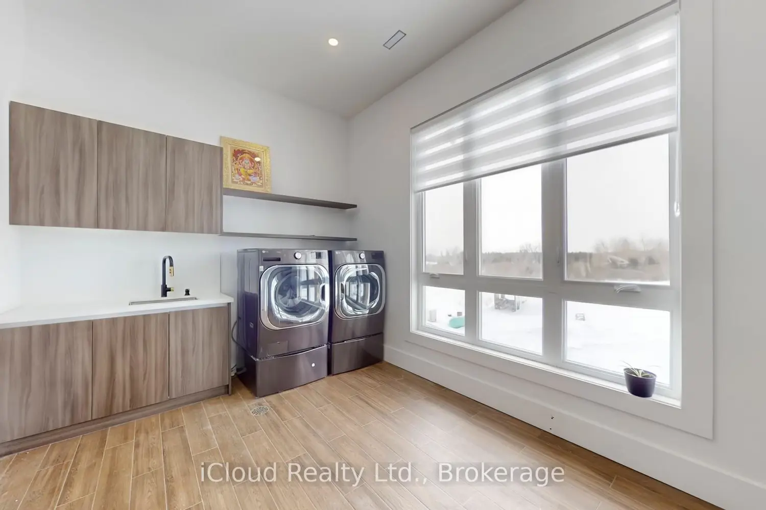 Additional image 17 of 674525 Hurontario Street