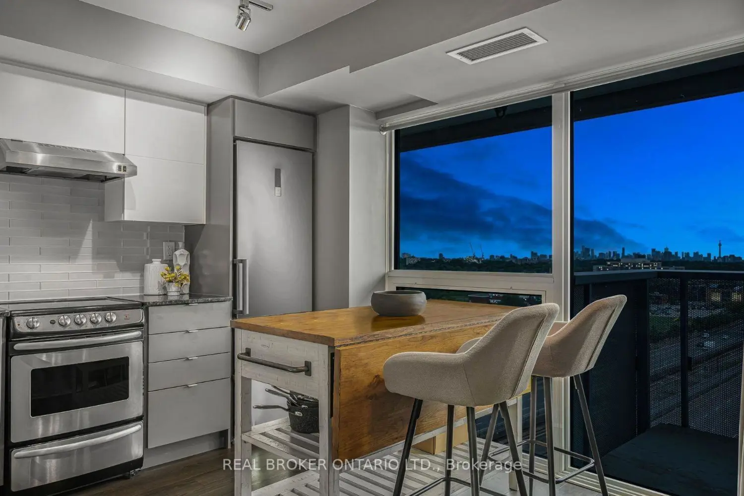 Additional image 8 of 160 Flemington Road 1304