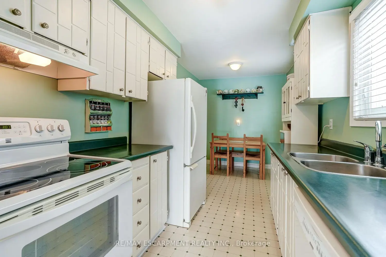 Additional image 10 of 6428 Chaumont Crescent