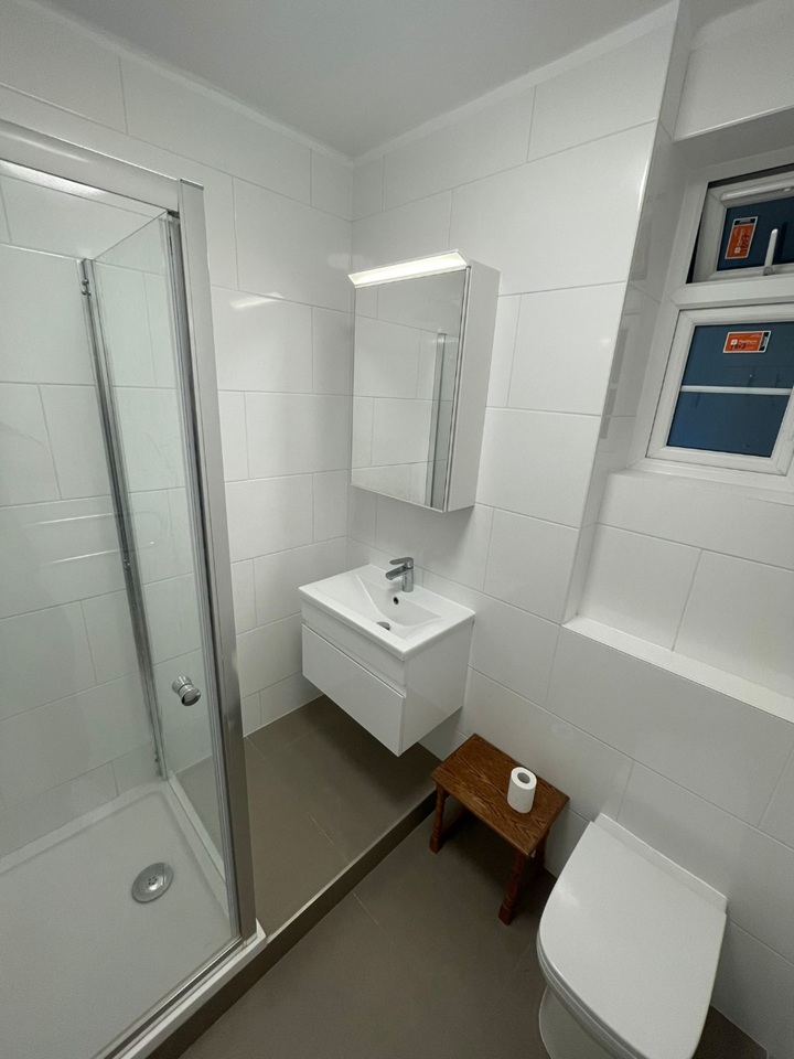 Additional image 2 of 1 Bed Flat, Hatherley Grove, W2, N1 7GU