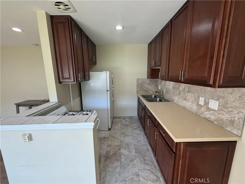 Additional image 7 of 2227 E Westport Dr Unit 2, Anaheim, CA 92806