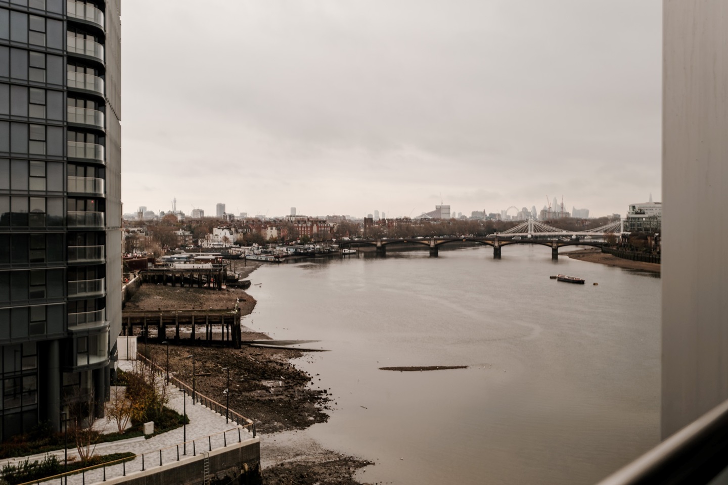 2 Bed Flat, Waterfront Drive, SW10, N1 7GU