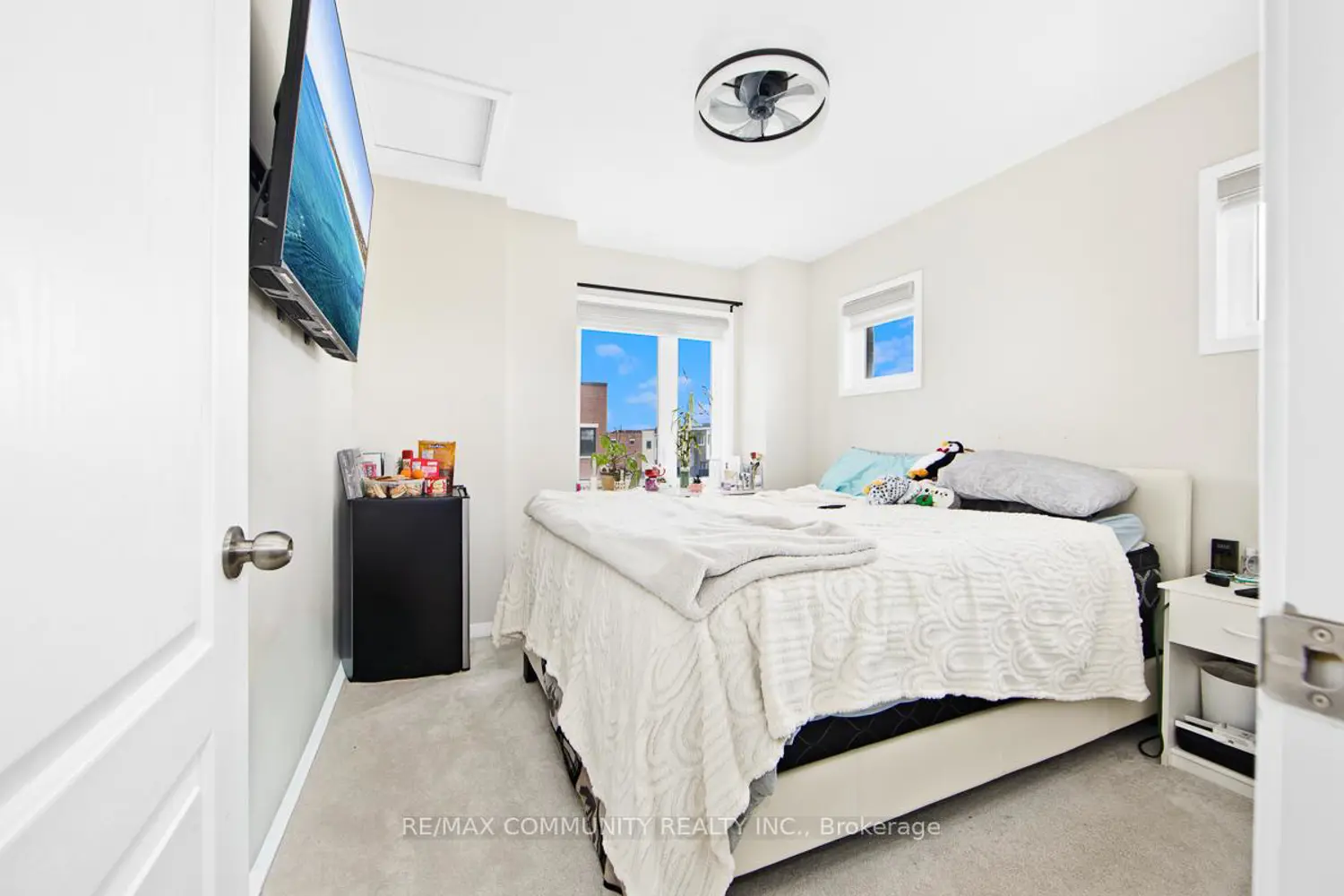 Additional image 14 of 984 Kicking Horse Path