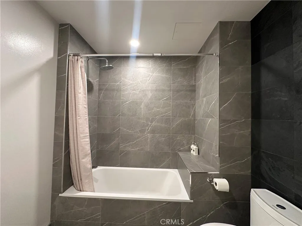 400 S Broadway Unit 1004, Los Angeles, CA 90013