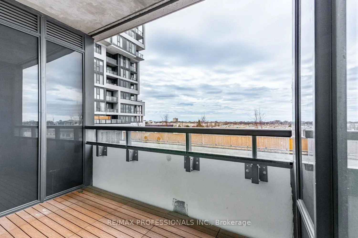 Additional image 12 of 859 The Queensway 313
