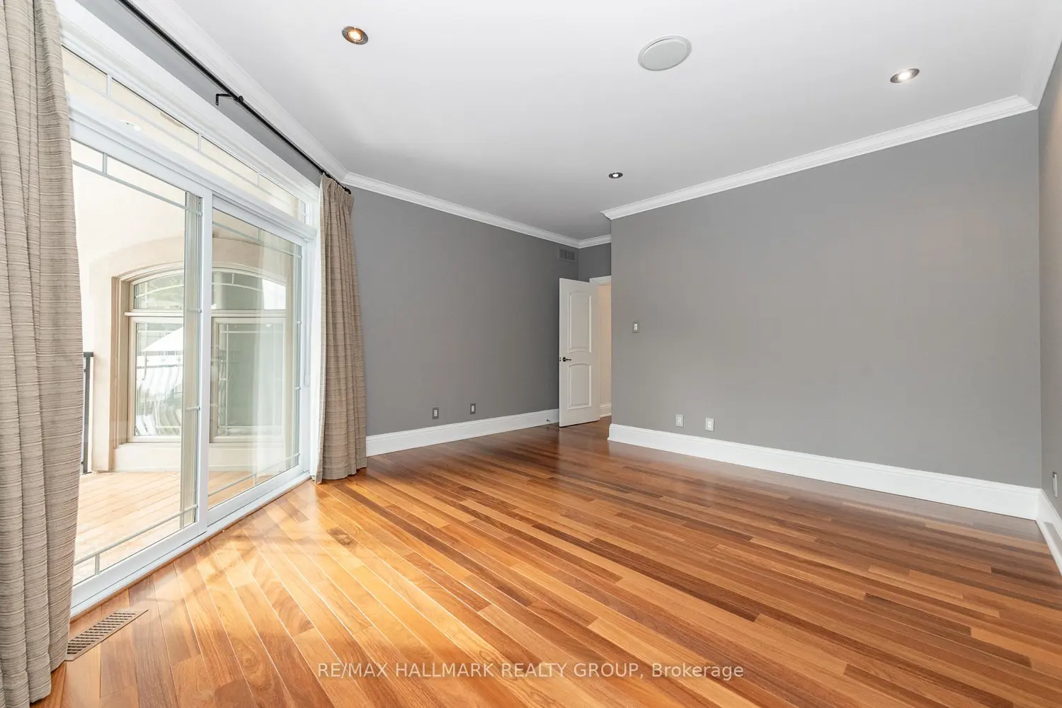 Additional image 15 of 5800 Queenscourt Crescent