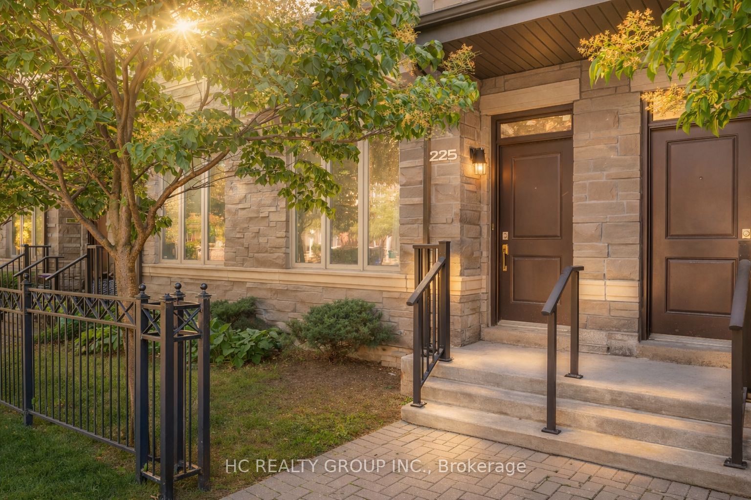 TH6-225 South Park Road, Markham, ON, L3T 0B6